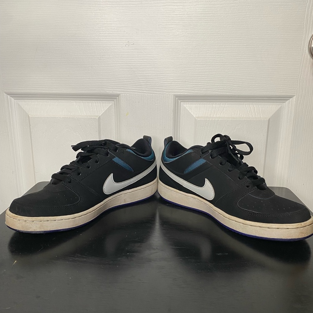 EUC 7.5 Womens Nike Convention Low